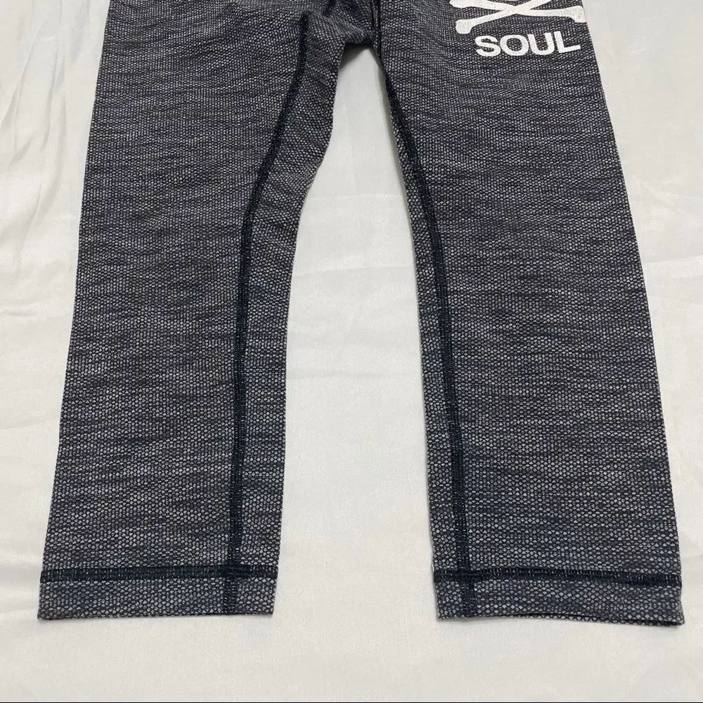 Lululemon Soul Cycle Grey Cropped Leggings Skull and Crossbones Size 4